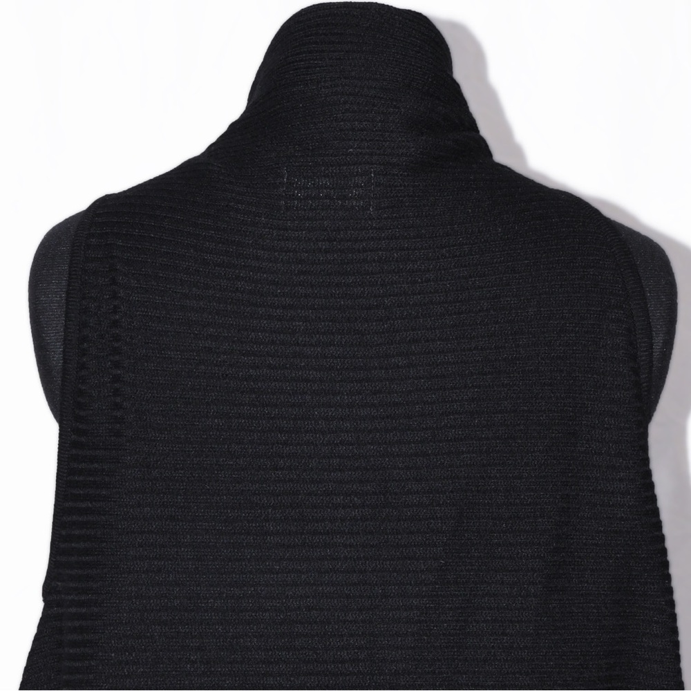Ribbed Knit Asymmetric Long Vest - Picture 6 of 7